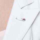 Брошь из серебра с бесцветными и красным фианитами из серебро — вид 2