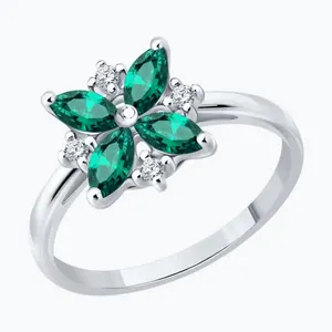 Кольцо из серебра с изумрудами и фианитами