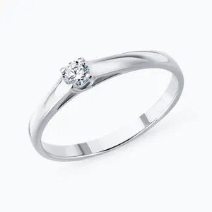 Кольцо из серебра с бриллиантом выращенным