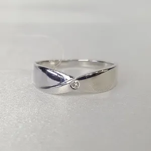 Кольцо из серебра с бриллиантом