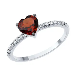 Кольцо из серебра с гранатом и фианитами