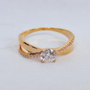 Кольцо из золочёного серебра с фианитами