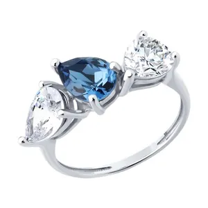 Кольцо из серебра с кристаллами