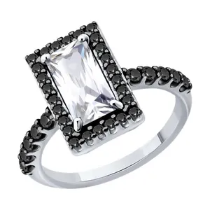 Кольцо из серебра с фианитами