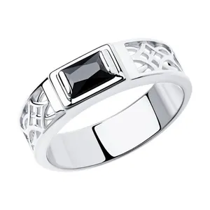 Кольцо из серебра с фианитом