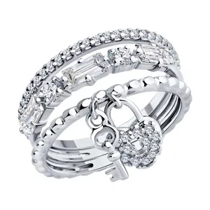 Кольцо из серебра с фианитами