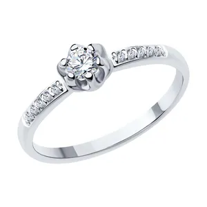 Помолвочное кольцо из серебра с фианитами