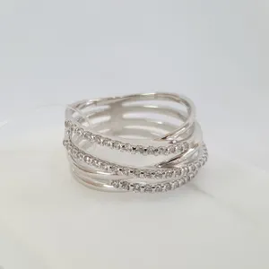 Кольцо из серебра с фианитами