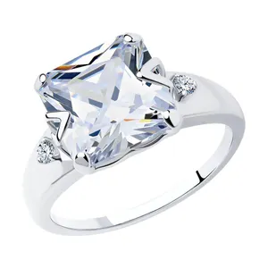 Кольцо из серебра с фианитами