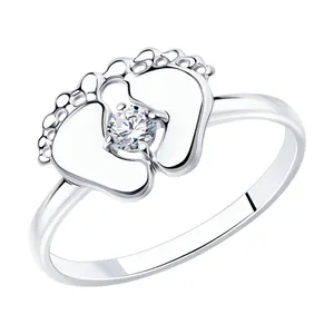 Кольцо из серебра с фианитом