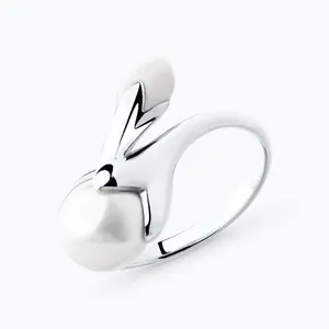 Кольцо из серебра с эмалью и жемчугом