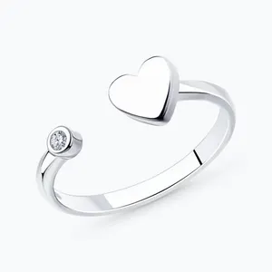 Кольцо из серебра с фианитом