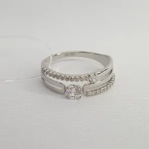 Кольцо из серебра с фианитами