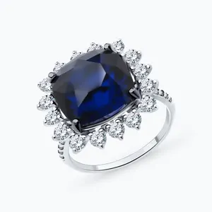 Кольцо из серебра с фианитами