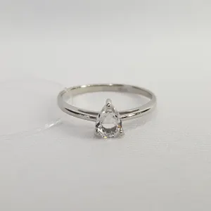 Кольцо из серебра с кристаллом