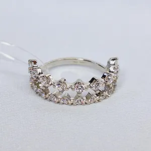 Кольцо из серебра с фианитами