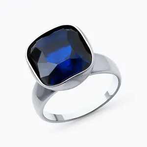 Кольцо из серебра с фианитом