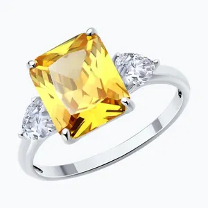 Кольцо из серебра с фианитами