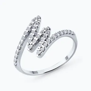 Кольцо из серебра с фианитами