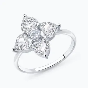 Кольцо из серебра с фианитами