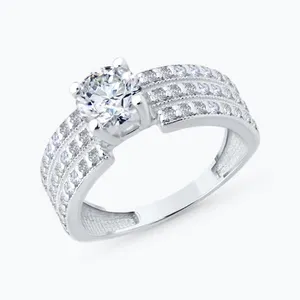 Кольцо из серебра с фианитами