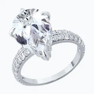 Кольцо из серебра с фианитами