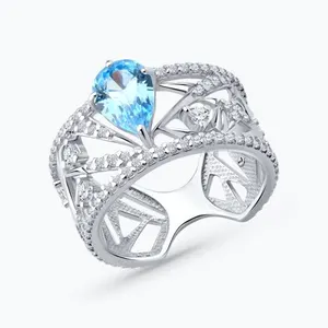 Кольцо из серебра с фианитами