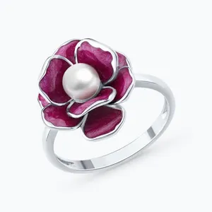 Кольцо из серебра с синтетическим жемчугом и эмалью