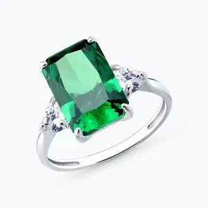 Кольцо из серебра с фианитами