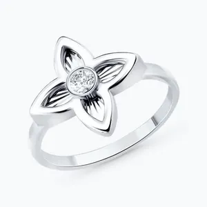 Кольцо из серебра с фианитами