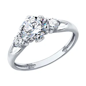 Кольцо из серебра с фианитами