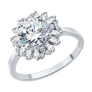 Кольцо из серебра с фианитами