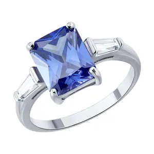 Кольцо из серебра с фианитами