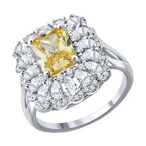 Кольцо из серебра с фианитами