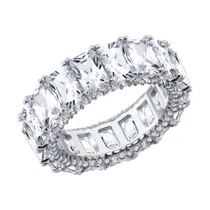 Кольцо из серебра с фианитами