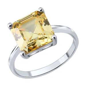 Кольцо из серебра с фианитом