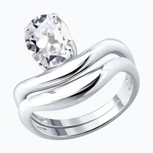 Кольцо из серебра с фианитом