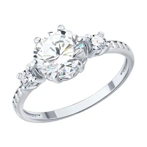 Кольцо из серебра с фианитами