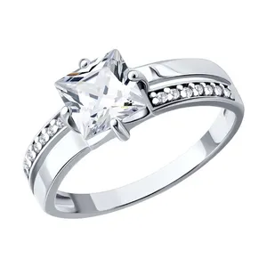 Кольцо из серебра с фианитами