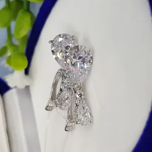 Серьги из серебра с фианитами