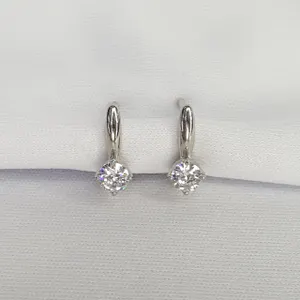 Серьги из серебра с фианитами