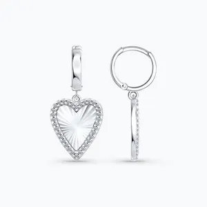 Серьги из серебра с фианитами