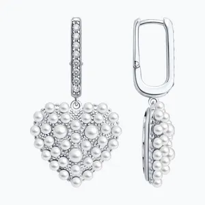 Серьги из серебра с синтетическим жемчугом и фианитами