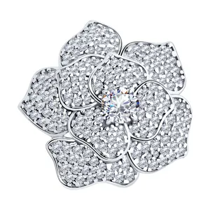 Брошь из серебра с фианитами