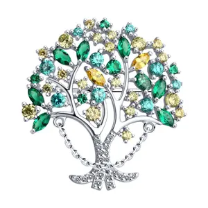 Брошь из серебра с фианитами