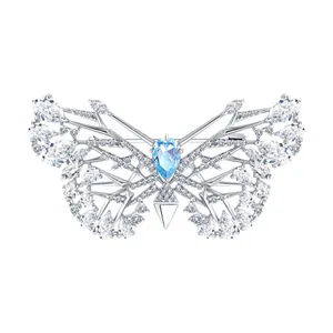 Брошь из серебра с фианитами