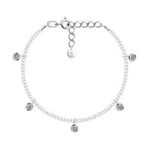 Браслет из серебра с синтетическим жемчугом и фианитами