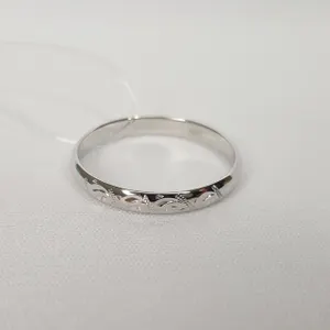 Обручальное кольцо из серебра с гравировкой