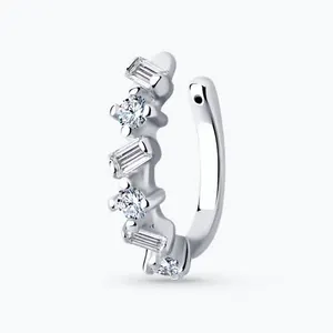 Серьга из серебра с фианитами