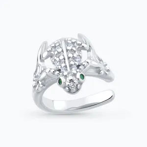 Серьга из серебра с фианитами